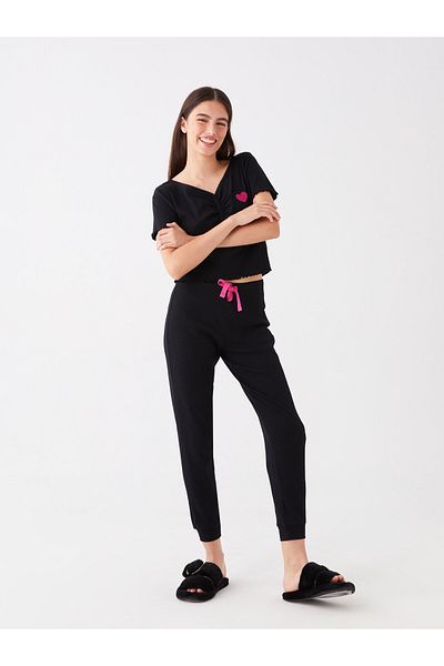LC Waikiki Kurzärmliges Damen-Pyjama-Set mit V-Ausschnitt und Stickerei