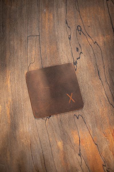 minimal X design قاعدة أكواب Min X مكونة من 6 قطع - جلد حقيقي - Tan Crazy - تصميم بسيط