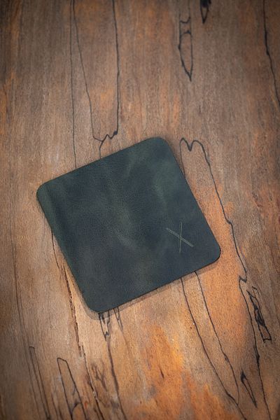 minimal X design قاعدة أكواب Min X مكونة من 6 قطع - جلد حقيقي - أخضر محيطي - تصميم بسيط