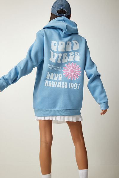 Happiness İstanbul Damska bluza z kapturem w kolorze jasnoniebieskim z nadrukiem OW00011