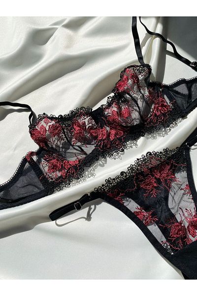 ARONA Комплект сутиен с банели Sirius Lingerie Arona с дантела и флорална бродерия в черно и червено
