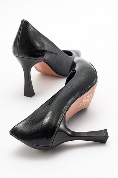 LuviShoes حذاء بكعب نسائي بطبعة سوداء من FOREST