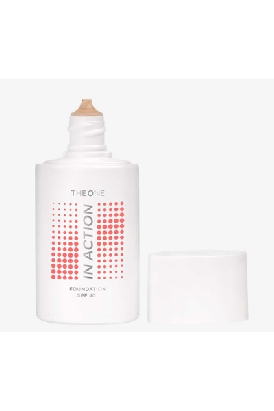 Oriflame كريم أساس THE ONE IN ACTION بعامل حماية من الشمس 40، لون عاجي فاتح