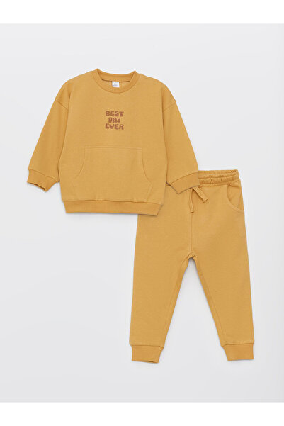 LC Waikiki LCW Baby Boy pulóver és melegítőnadrág szett - Crew nyakú, hosszú ujjú, nyomott, 2 részes készlet