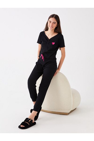LC Waikiki Kurzärmliges Damen-Pyjama-Set mit V-Ausschnitt und Stickerei