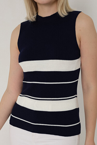 VEGENZE Women's Navy Blue Ecru Striped Zero Sleeve Knitwear Body Sweater