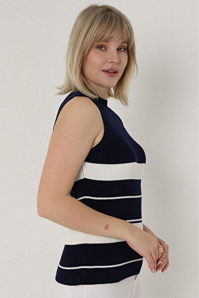 VEGENZE Women's Navy Blue Ecru Striped Zero Sleeve Knitwear Body Sweater