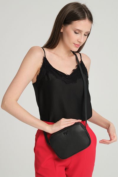 Garbalia Dámská mini taška Liberty Black s nastavitelným ramenním popruhem s křížovou rukojetí na zip