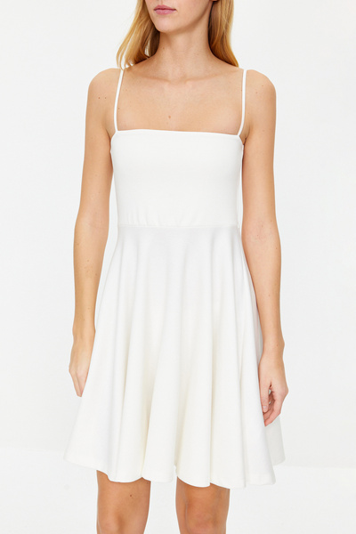 Trendyol Collection Volant plat alb pentru patinator flexibil/deschidere centură Mini TWOSS24EL00294