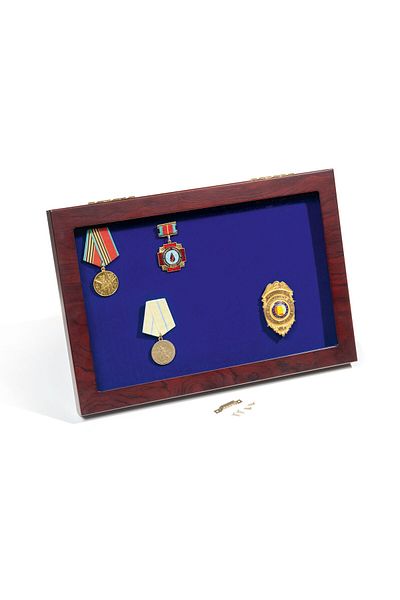 Leuchtturm Medal Display Rack with wooden, Glass lid