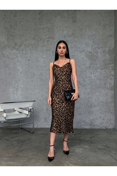 Elif Özbey Butik Saténové šaty s límcem Leopard Degaje