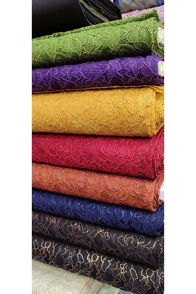 River Fabrics حذاء من الدانتيل باللون الأحمر الداكن