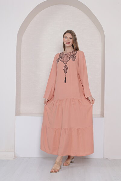 mervemoda فستان نسائي منسوج بياقة بودرة وتطريز بأكمام طويلة