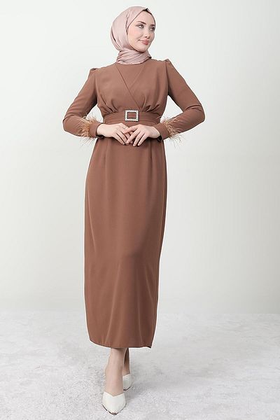 Giza Giyim Φόρεμα Hijab με λεπτομέρεια με πούπουλα ανοιχτό καφέ