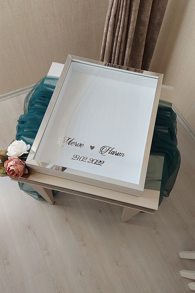 Verda Çerçeve 40x50 εκ. Λευκό-ασημί Βαθύ Κορνίζα Μνήμης Τριαντάφυλλο χωρίς LED! Κουτί τριαντάφυλλου