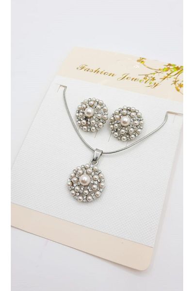 Merve Stylish Embroidered Pearl Necklace-Earrings Set