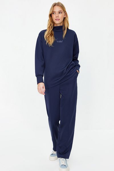 Trendyol Modest Σετ φόρμας πλεκτής φόρμας με μπλέ ναυτικό κέντημα TCTAW24EN00010