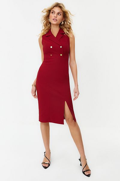Trendyol Collection Weinrotes Midi-Bleistiftrockkleid – Knopfdetail und Schlitz TWOSS23EL02256