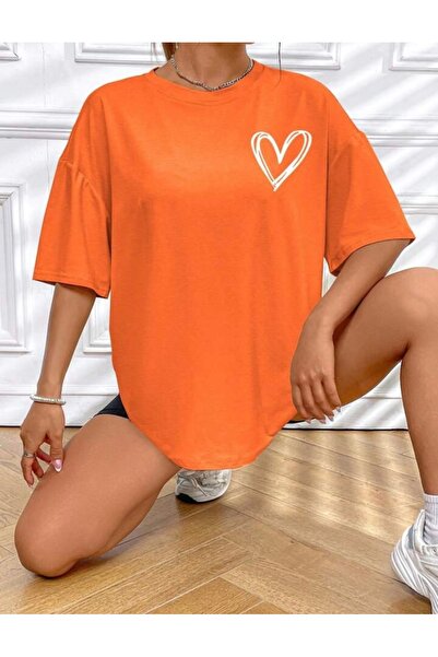 BYMEER Помаранчева футболка з принтом у вигляді серця