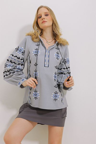 Trend Alaçatı Stili Dámská šedá převládající límec vyšívaný střapcem bavlněná tkaná halenka ALC-X11451