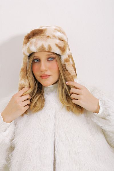 Trend Alaçatı Stili Beige Plüschmütze mit Ohrenklappen für Damen ALC-X11480-K