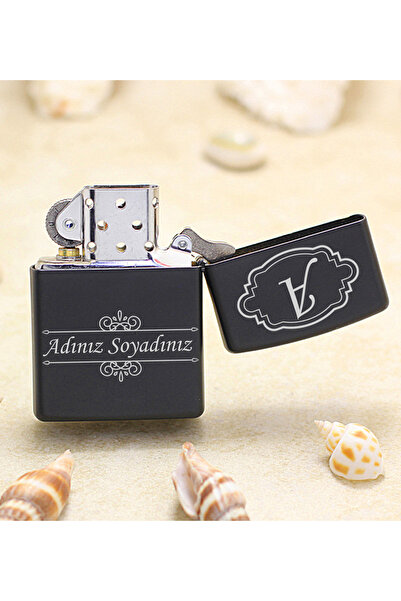 Genel Markalar Siyah Renk Baş Harf Premium Tasarımlı Özel Kutusunda Zippo Tarzı Çakmak