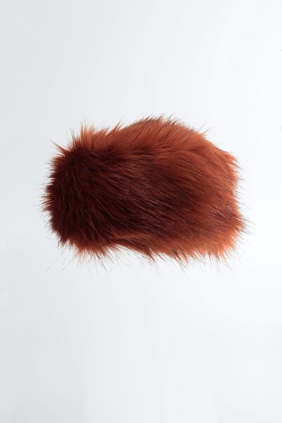 Kapin قبعة قلب من الفرو الصناعي باللون البني الفاتح