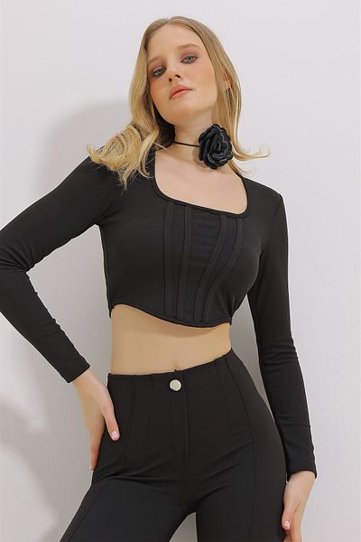 Trend Alaçatı Stili Woman's Black Square Neck Front Stitched Crop Blouse ALC-X11437