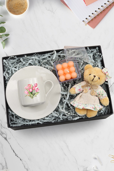 Trendmiya Çiçek Baskılı Fincan & Mini Elbiseli Ayıcık Anahtarlık & Özel Kutul...