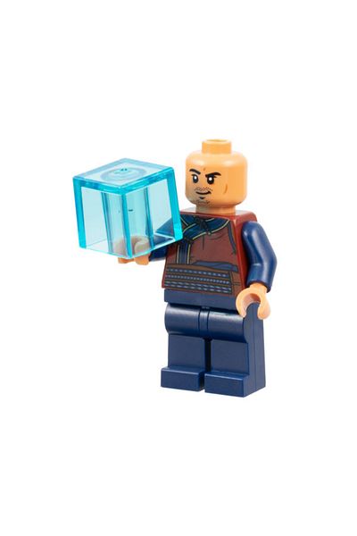 LEGO Micro Structures - Avengers (Day 22) - Wong with Tesseract