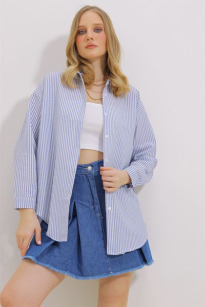 Trend Alaçatı Stili Dámská tmavě modrá pruhovaná oversize košile ALC-X10232