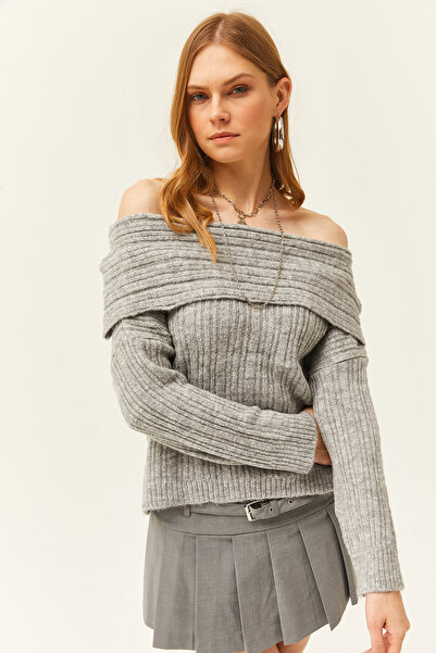 Olalook Dámský šedý svetr s límcem Madonna s měkkým texturovaným úpletem KZK-19000708