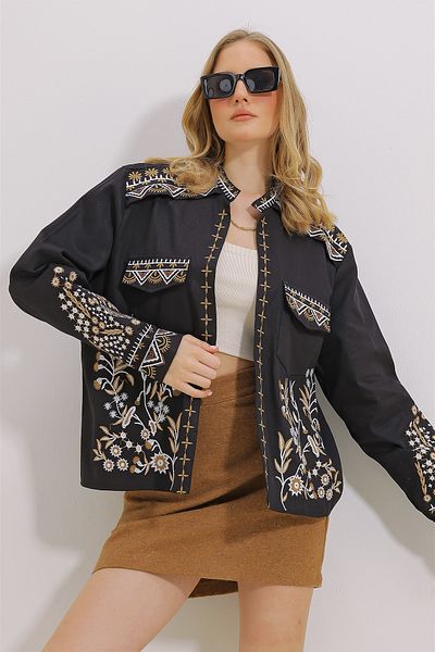 Trend Alaçatı Stili Women's Black Double Pocket Embroidered Gabardine Jacket ALC-X11449