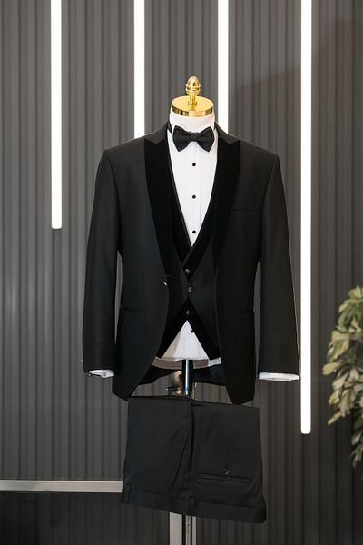 AKÇAYLAR Slimfit Dobby Swallow Velvet Collar Tuxedo Suit with Vest and Bow Tie