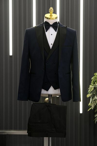 AKÇAYLAR Slimfit (Skinny Cut) Patterned Pointed Collar Tuxedo Suit with Vest and Bow Tie