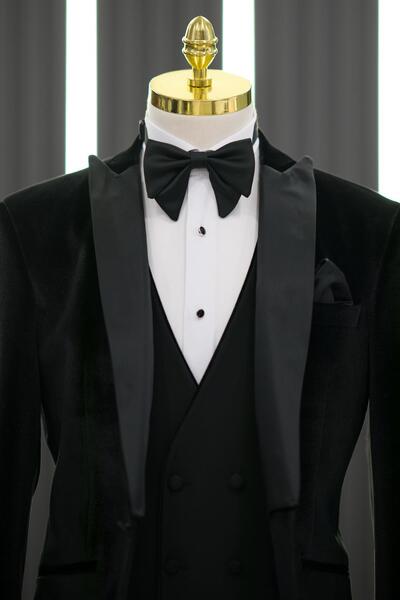 TORRES Regular Fit Swallow Collar Double Slit Velvet Tuxedo Suit