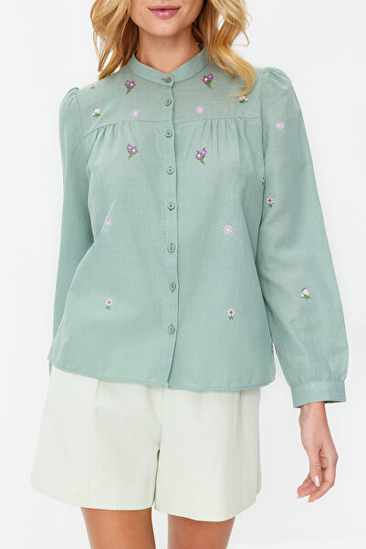Trendyol Collection Broderie florală verde - Cămașă obișnuită cu detalii broderii TWOSS23GO00152