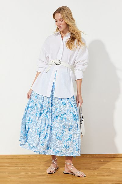 Trendyol Modest Modrá vícebarevná široká plisovaná tkaná sukně s elastickým pasem TCTSS23EE00026