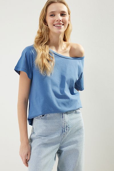 Trendyol Collection Indigo 100% bavlna Boyfriend Boat Neck Pletené tričko TWOSS20TS0140