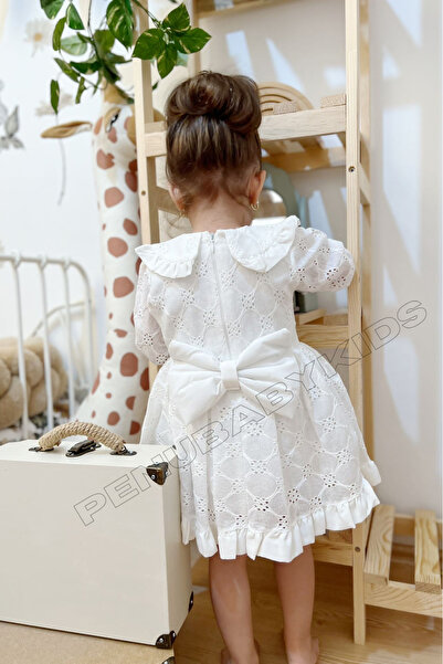 penu baby kids Beyaz Fisto Detaylı Bebe Yaka Uzun Kol Kız Bebek Elbise
