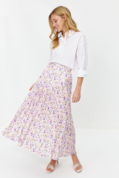 Trendyol Modest Plissierter Webrock mit Puderblumenmuster und elastischem Bund TCTSS23EE00018