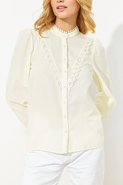 Trendyol Collection Cămașă din bumbac galbenă cu dantelă - Croială normală TWOAW21GO0077