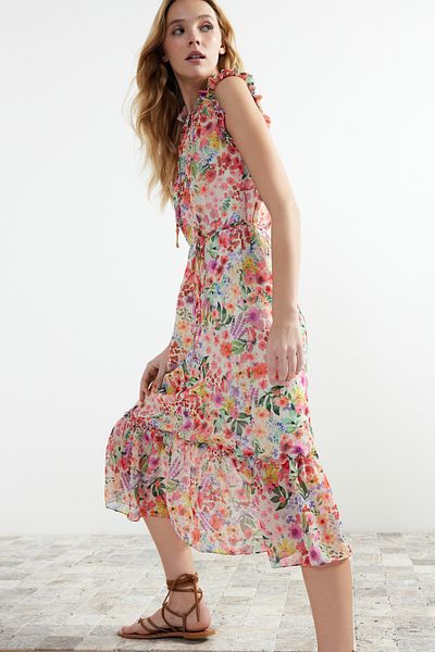 Trendyol Collection Ροζ φλοράλ στάμπα A-cut Midi υφαντό φόρεμα με επένδυση από σιφόν TWOSS23EL01840