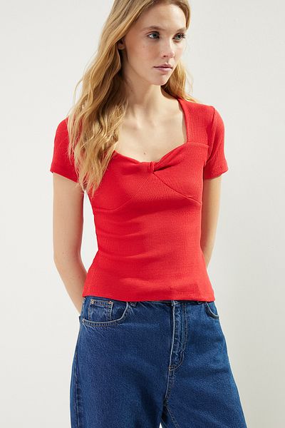 Trendyol Collection Red Fitted Sweetheart Neckline Ribbed Stretchy Knitted Blouse TWOSS22BZ1221