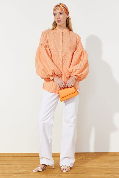 Trendyol Modest Orangefarbene Seersucker-Webtunika mit Ballonärmeln TCTSS24UK00017