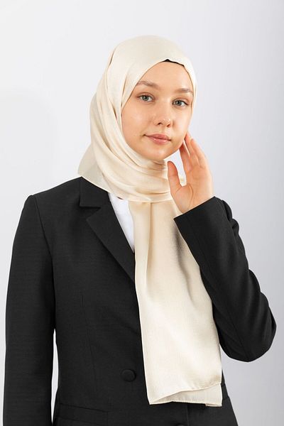 hijabchi Σατέν Σαλιάρα
