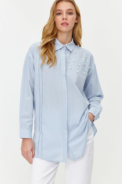 Trendyol Modest Blaues, perlmuttfarbenes, gewebtes Baumwollhemd TCTSS24TG00032