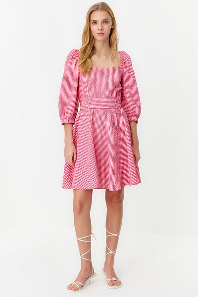 Trendyol Collection Μίνι υφαντό φόρεμα με φούξια καρό μέση με τετράγωνο γιακά με άνοιγμα TWOAW22EL0051