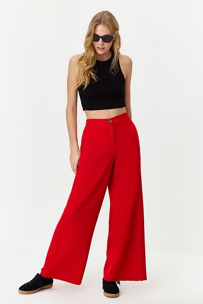 Trendyol Collection Rote gewebte Hose mit weitem Bein und seitlichen Knöpfen – TWOSS20PL0398