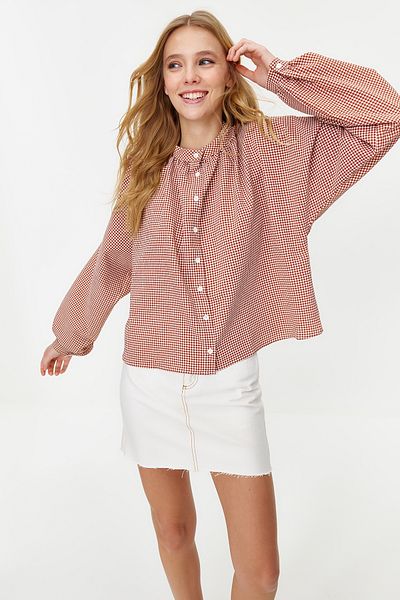 Trendyol Collection Hnědá oversize košile s vysokým límečkem – netopýří rukáv, kostkovaný TWOAW21GO0114